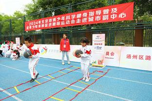 记者：国足战泰国换下韦世豪没问题，始终让颜骏凌首发更没问题